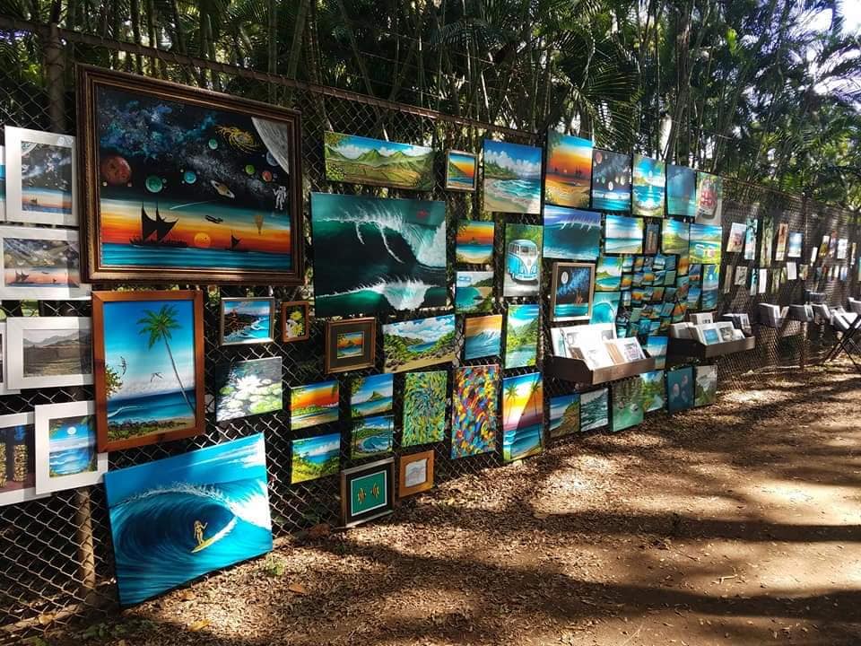Art on the Zoo Fence in Waikiki