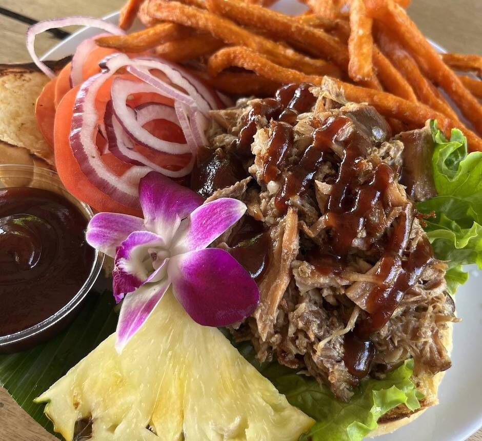 Best Outdoor Places to Eat Near Me in Waikiki Beach